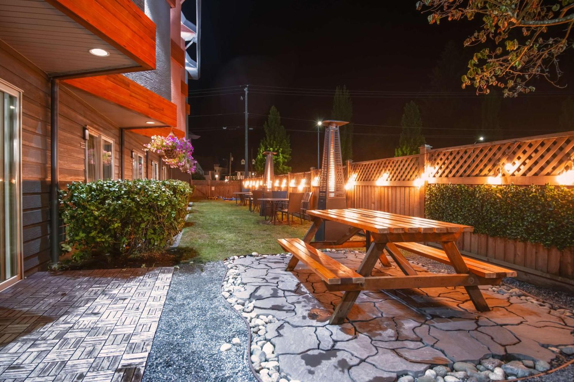Coast Parksville Hotel Exterior foto